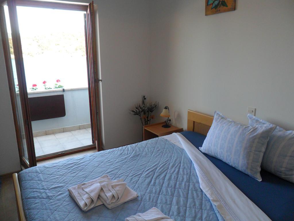 Sobe Mamalu Bed & Breakfast Valun Cameră foto